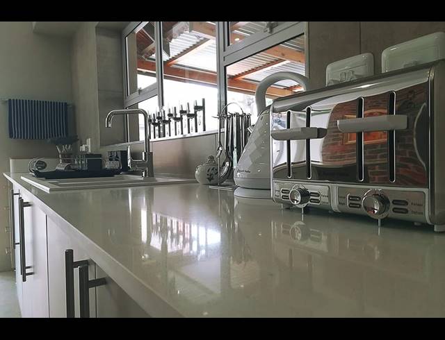 3 bed property to rent in LINDEN